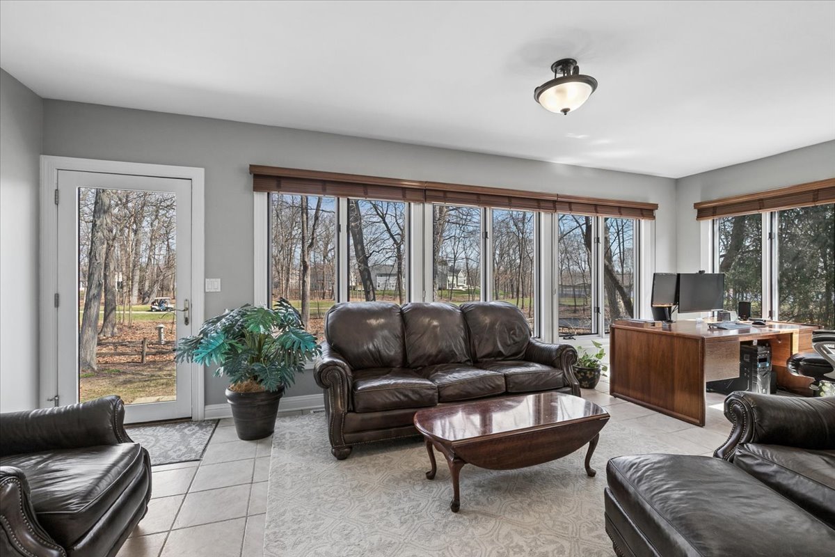 1065 Vineyard Drive, Gurnee, IL 60031