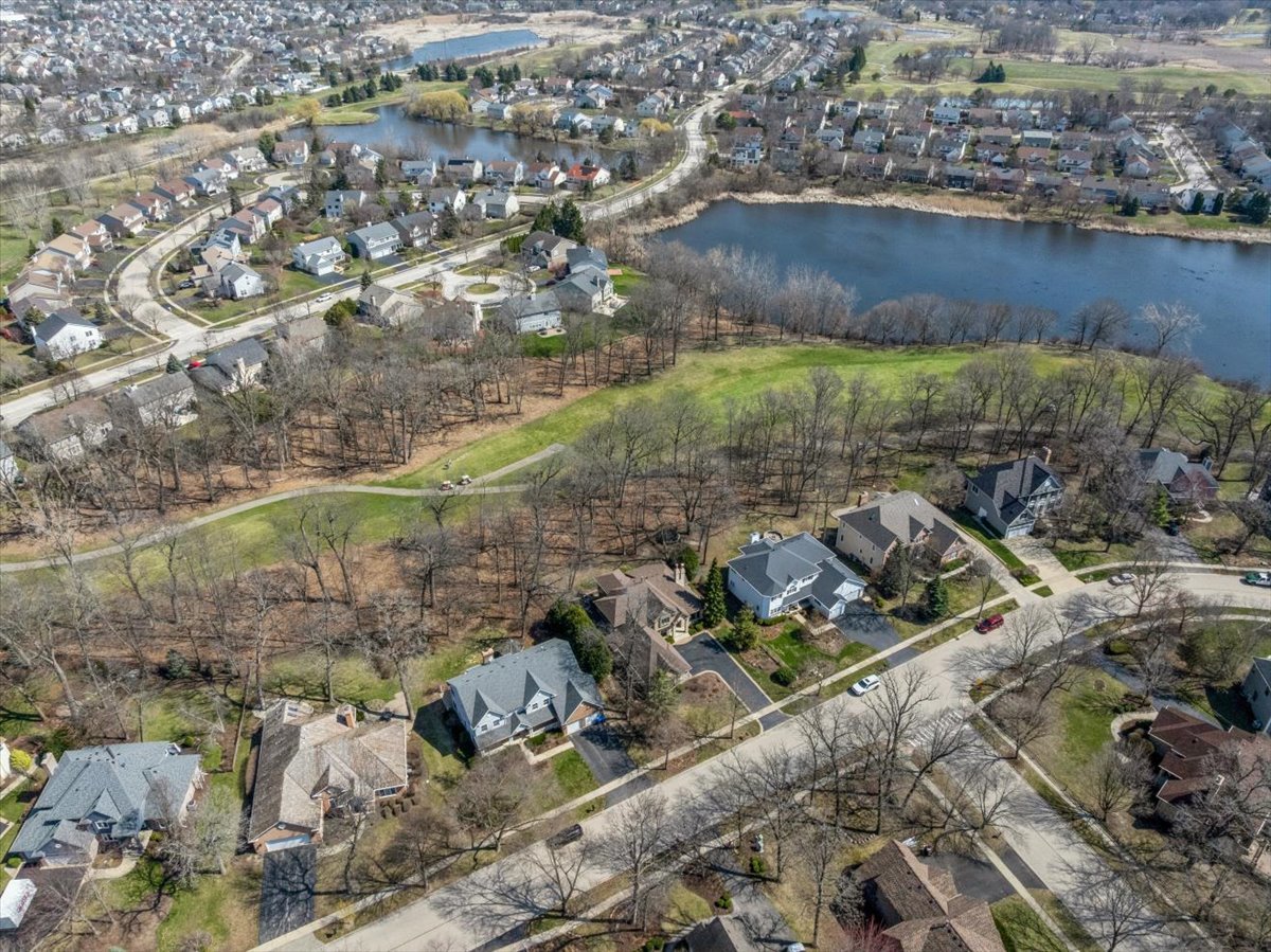 1065 Vineyard Drive, Gurnee, IL 60031