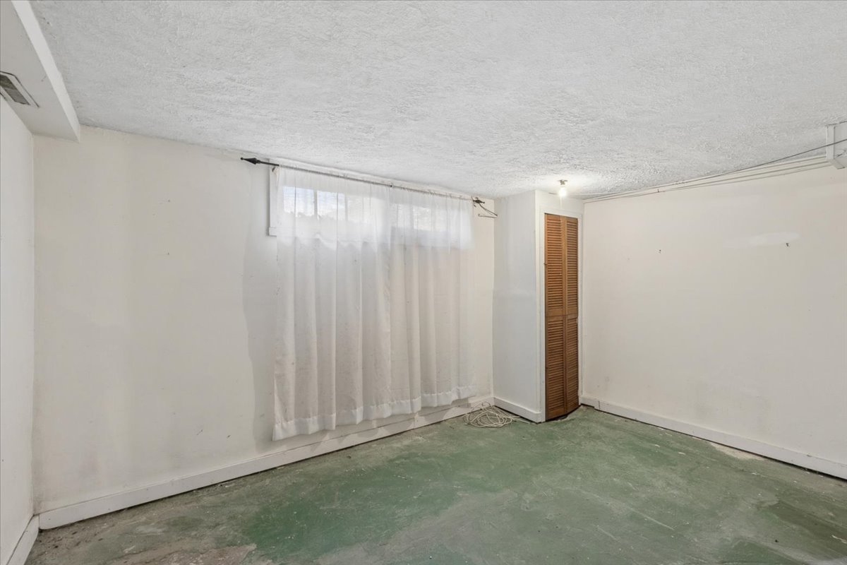 1319 N Ash Street, Waukegan, IL 60085