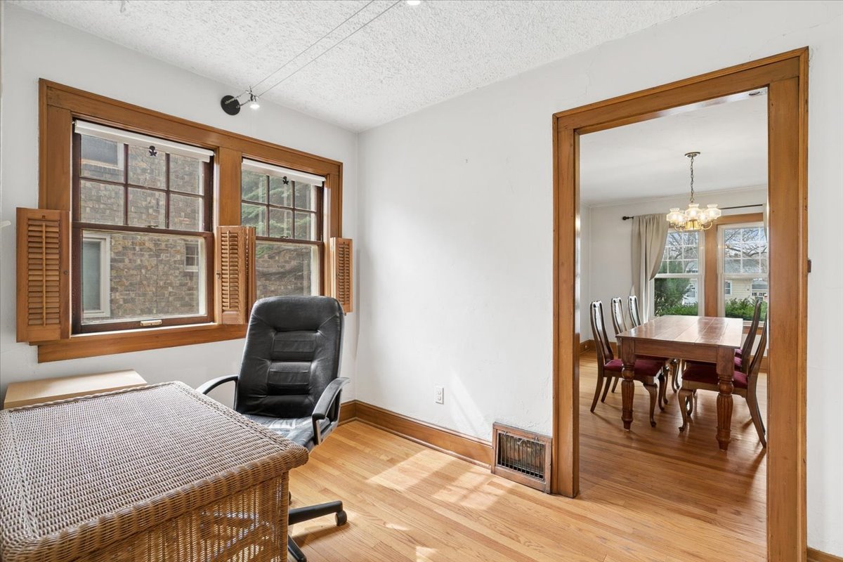 1319 N Ash Street, Waukegan, IL 60085