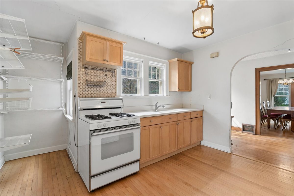 1319 N Ash Street, Waukegan, IL 60085