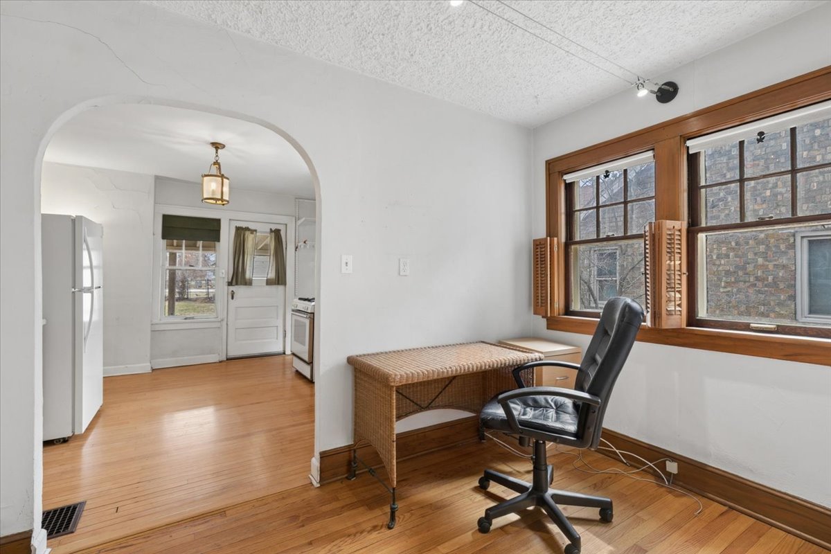 1319 N Ash Street, Waukegan, IL 60085