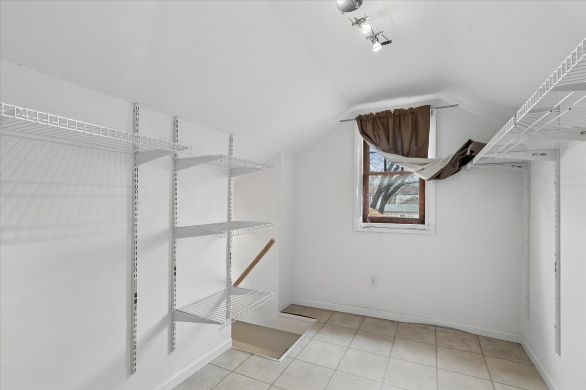 1319 N Ash Street, Waukegan, IL 60085