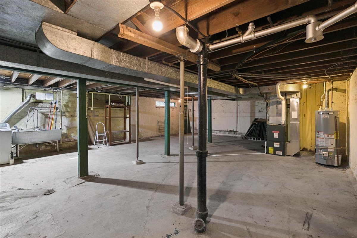 1319 N Ash Street, Waukegan, IL 60085