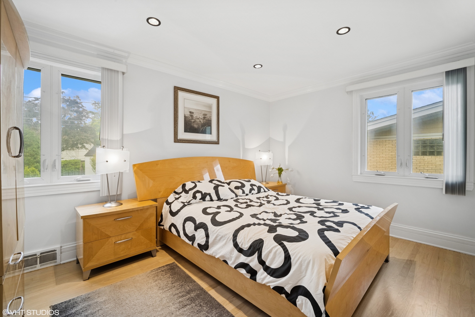 5654 N Manor Lane, Norwood Park, IL 60631