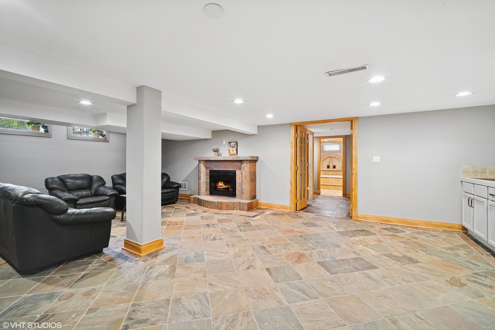 5654 N Manor Lane, Norwood Park, IL 60631