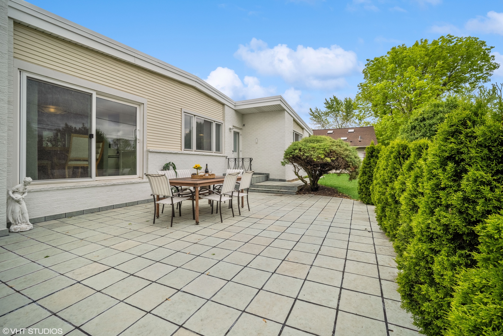 5654 N Manor Lane, Norwood Park, IL 60631