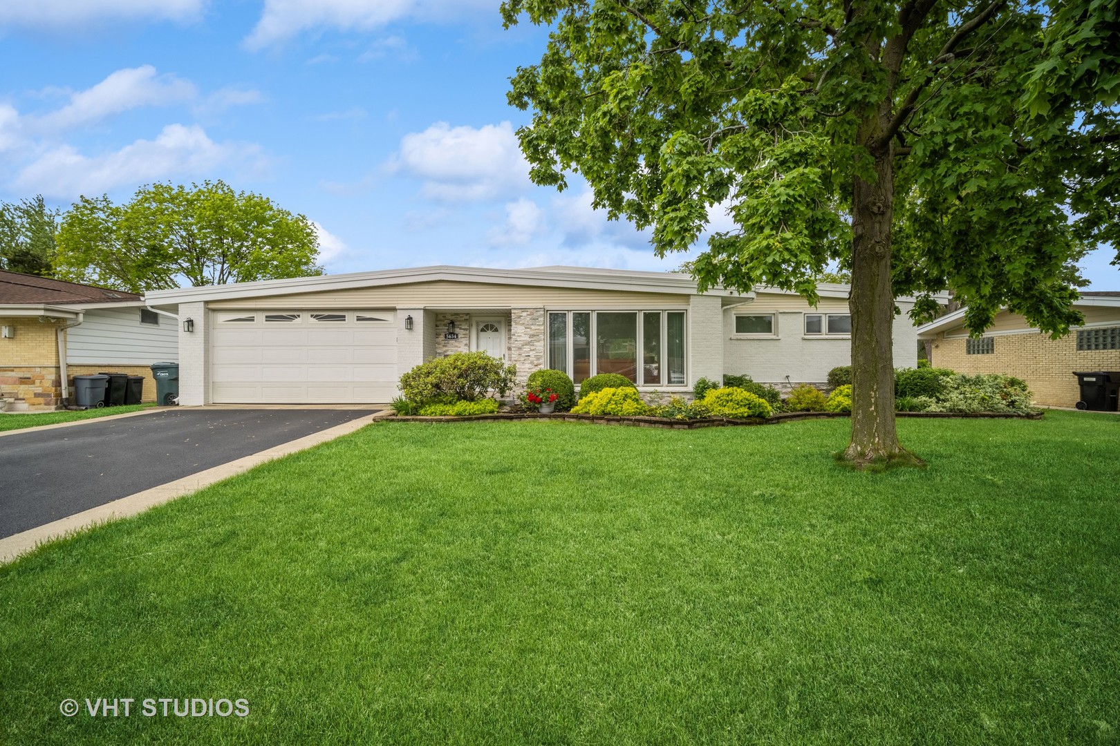 5654 N Manor Lane, Norwood Park, IL 60631