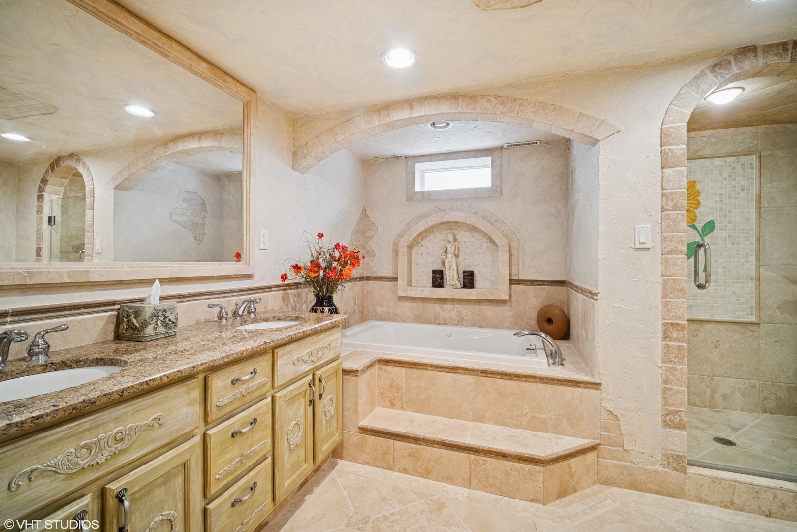 5654 N Manor Lane, Norwood Park, IL 60631