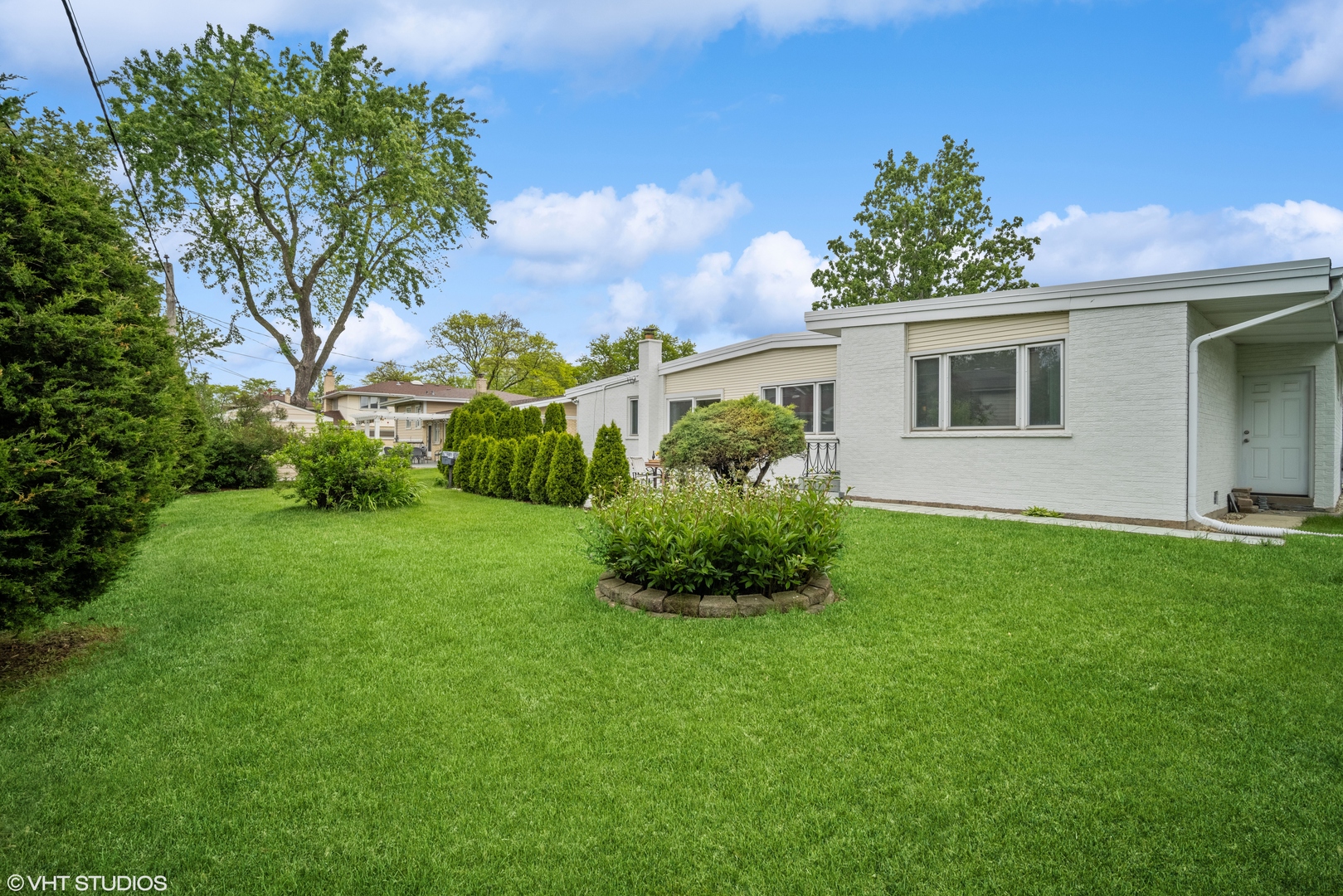 5654 N Manor Lane, Norwood Park, IL 60631