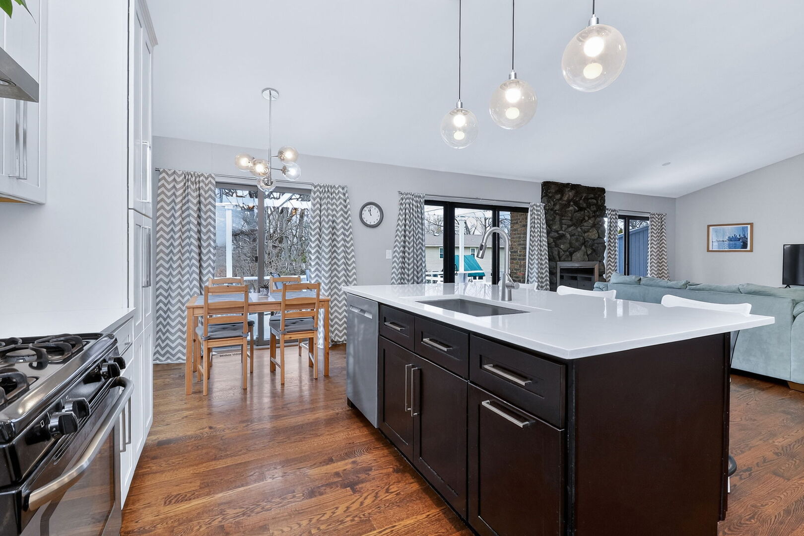 1919 Coach Drive, Naperville, IL 60565