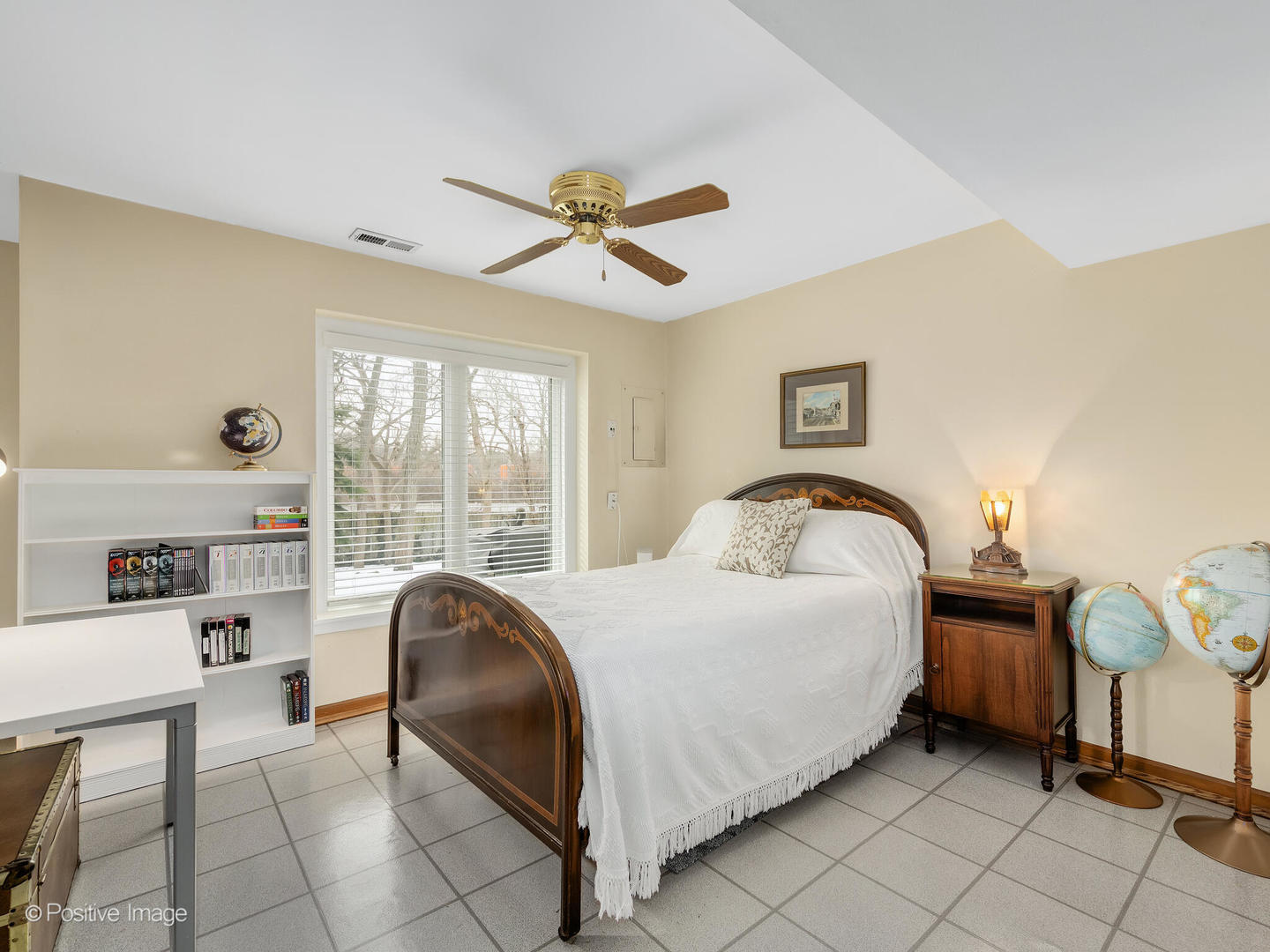 412 Lawrence Avenue, Glen Ellyn, IL 60137