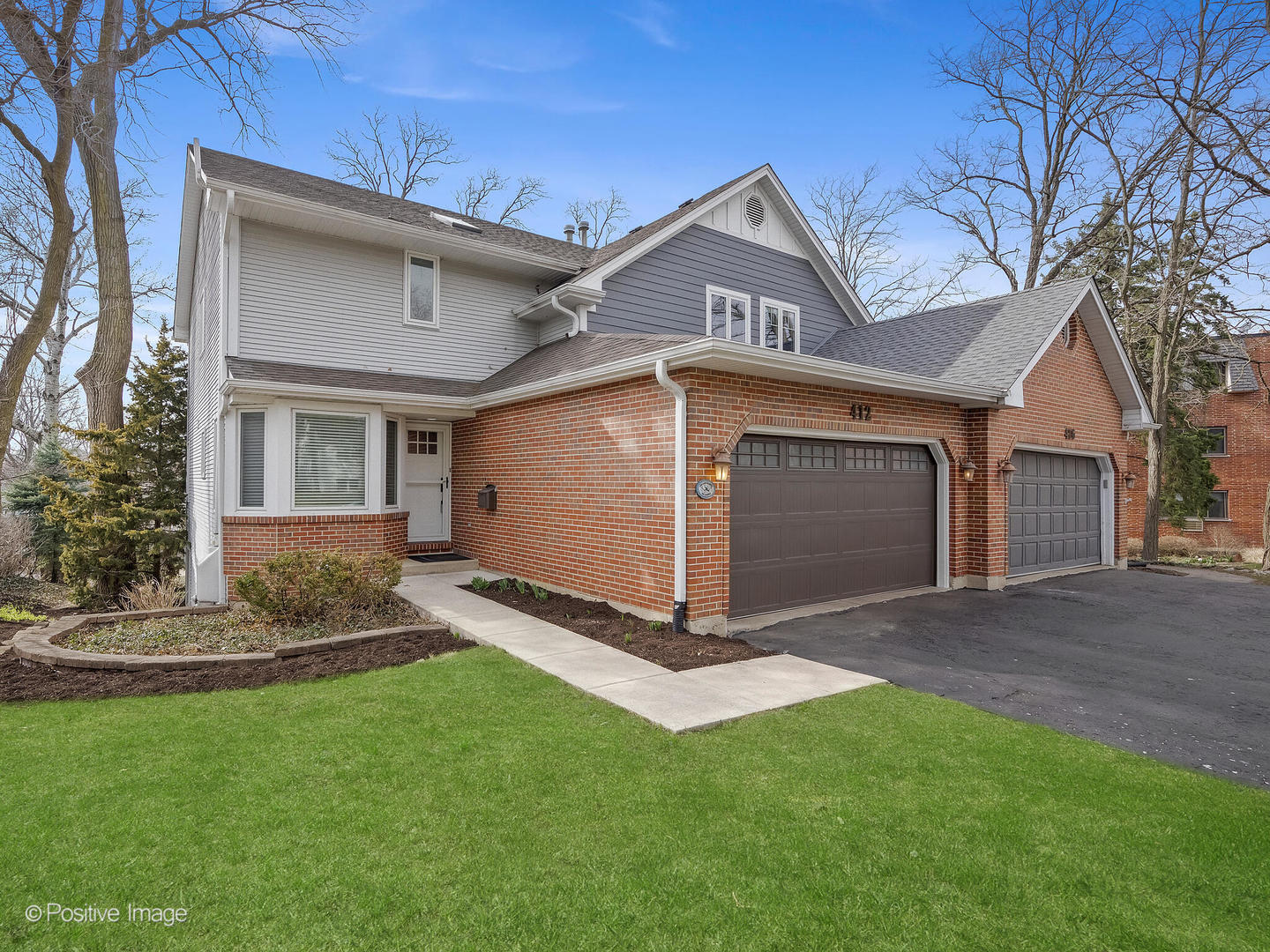 412 Lawrence Avenue, Glen Ellyn, IL 60137