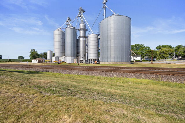 652 Penfield Street, Beecher, IL 60401