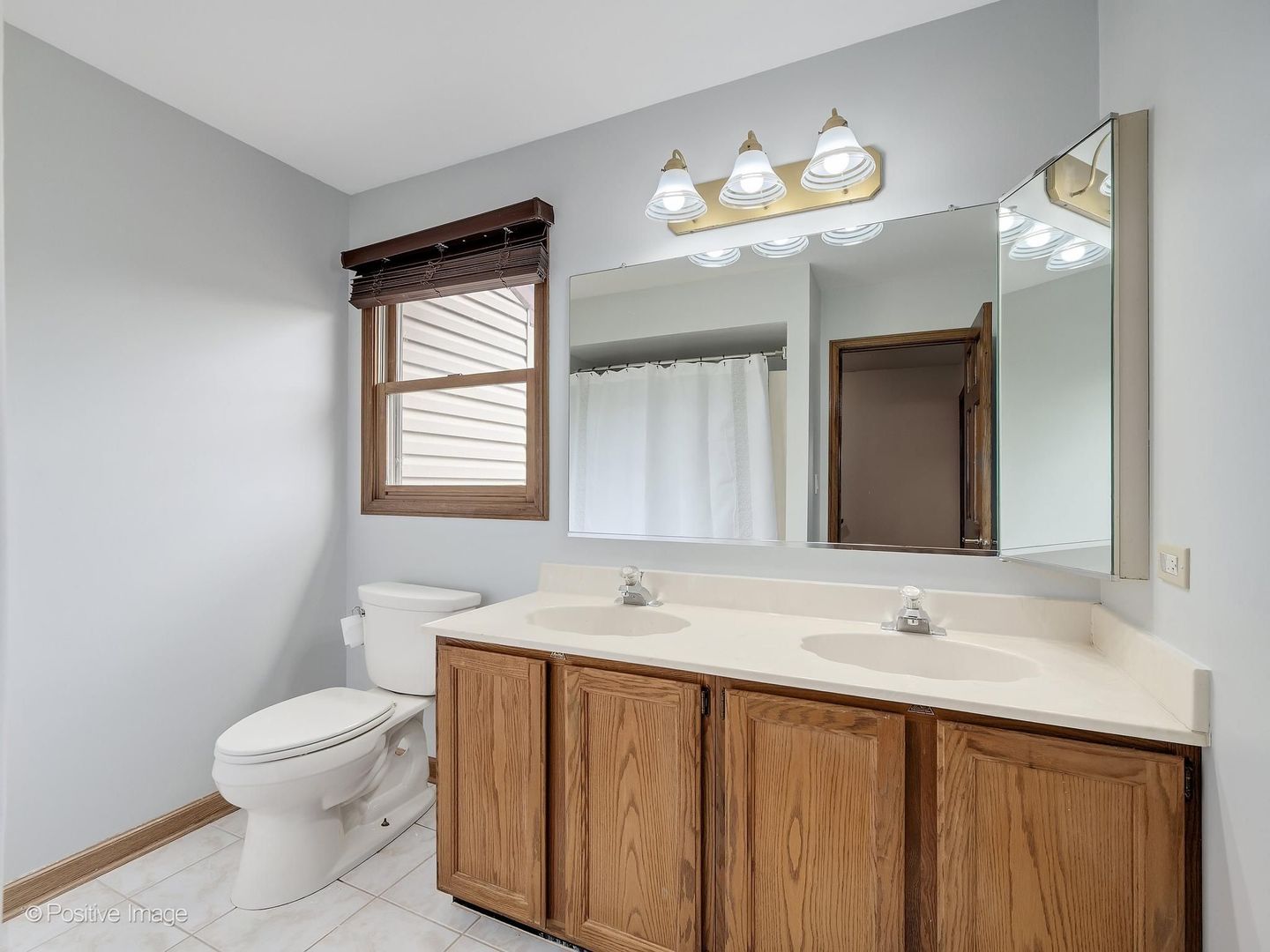 612 Stuart Drive, Carol Stream, IL 60188