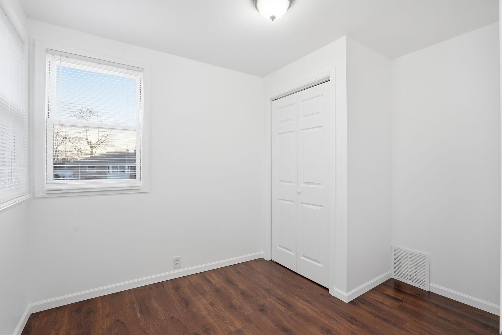 8047 45th Place, Lyons, IL 60534