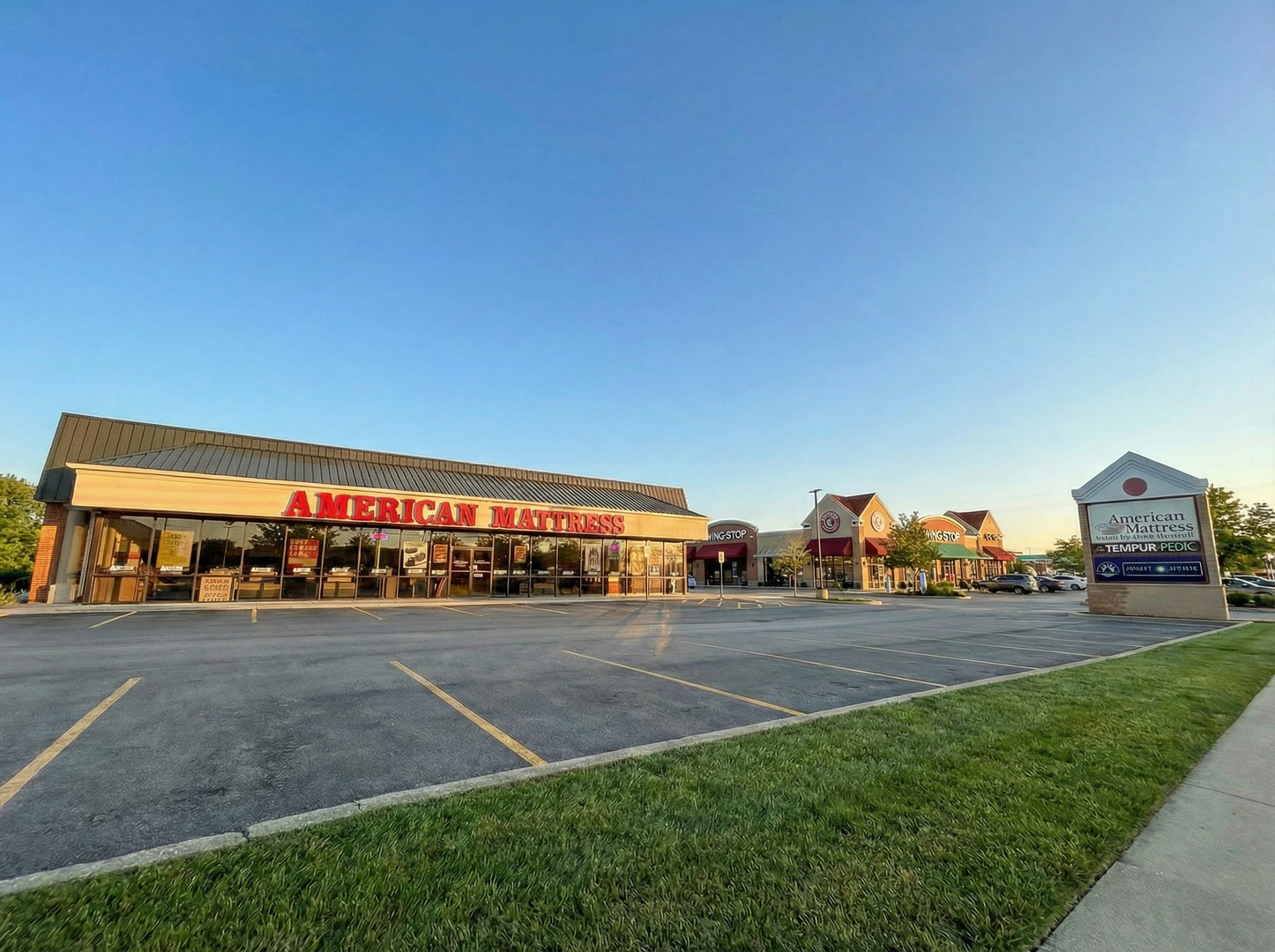 35 E Golf Road, Hoffman Estates, IL 60195