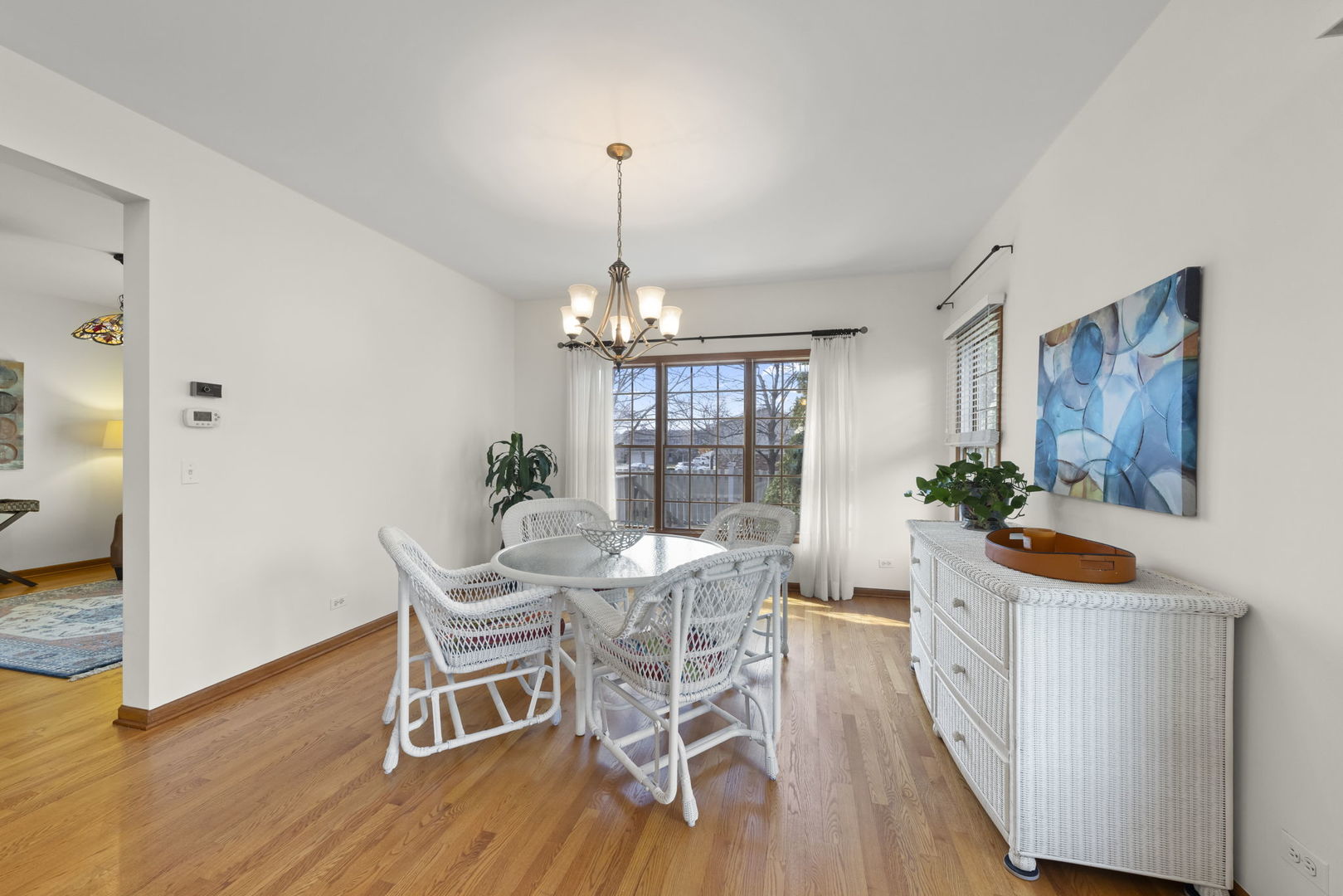 302 Roscommon Court, Glen Ellyn, IL 60137