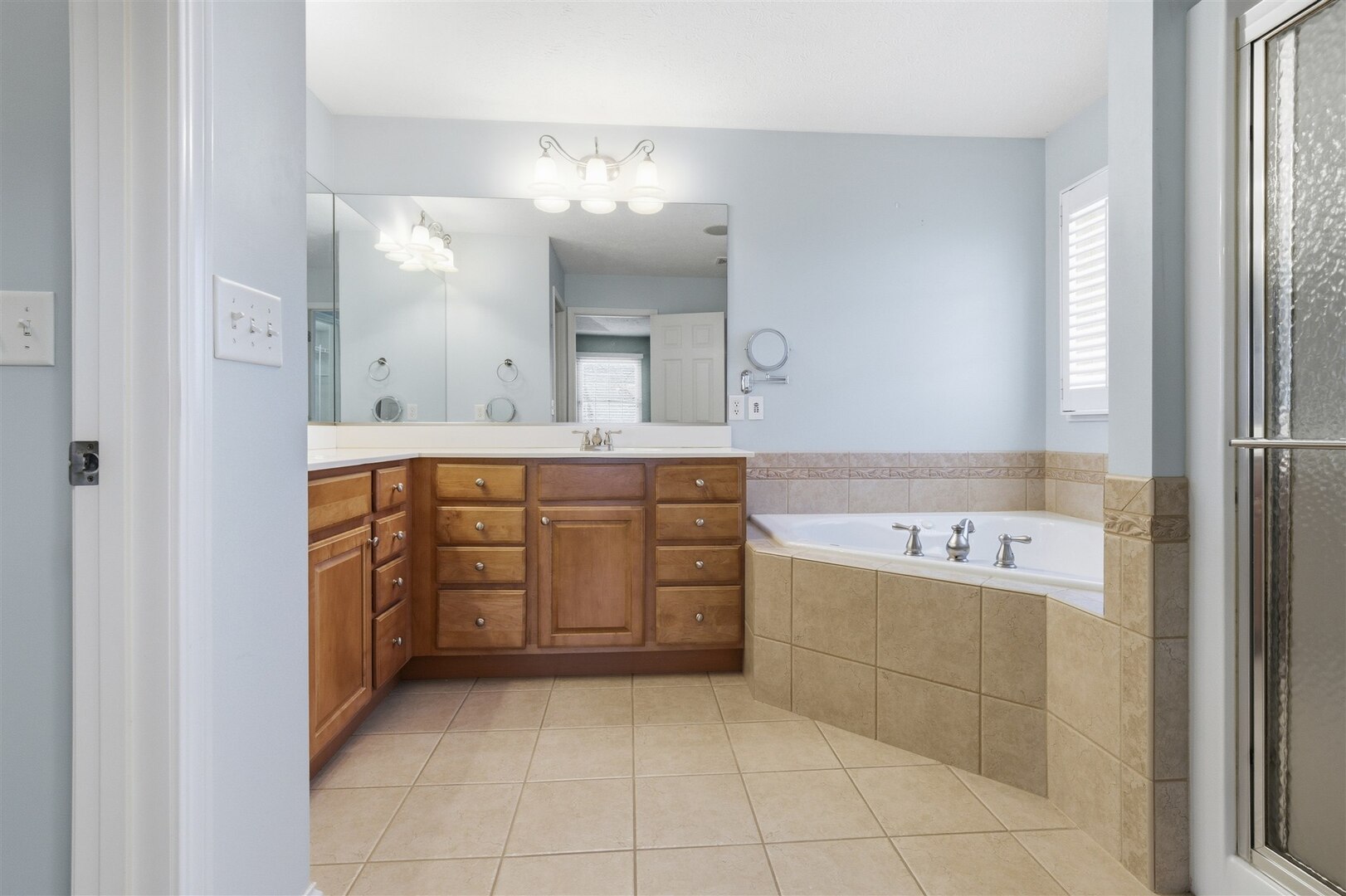 2510 Crooked Creek Road, Bloomington, IL 61705