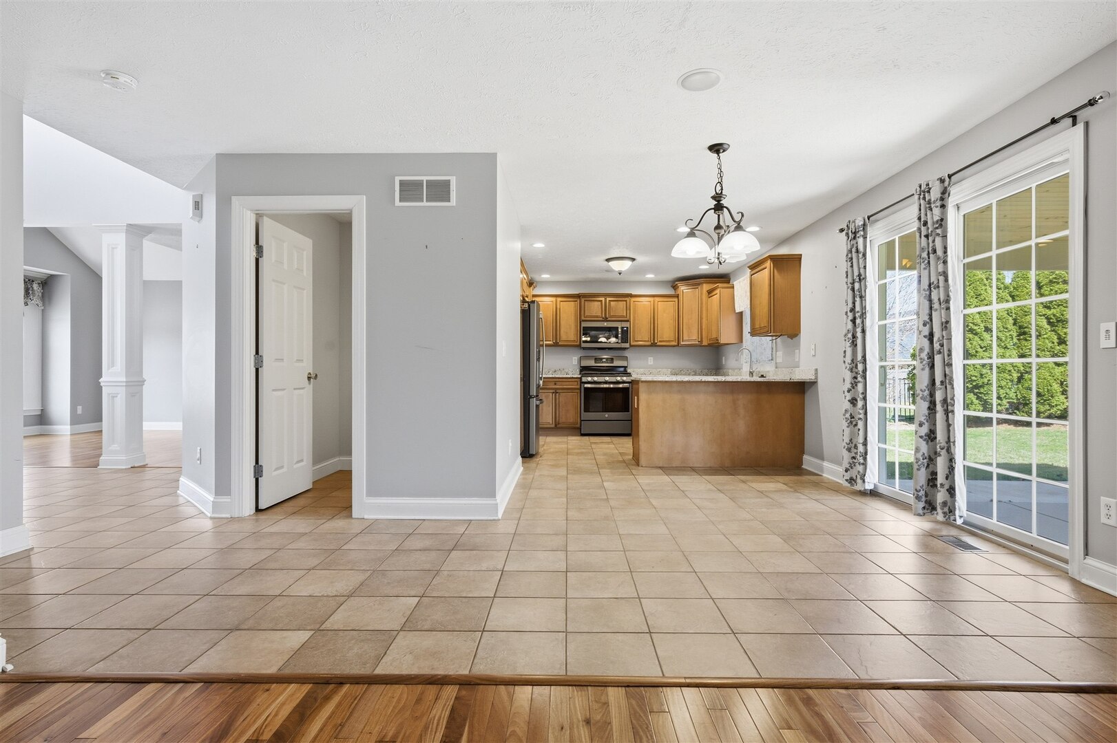 2510 Crooked Creek Road, Bloomington, IL 61705