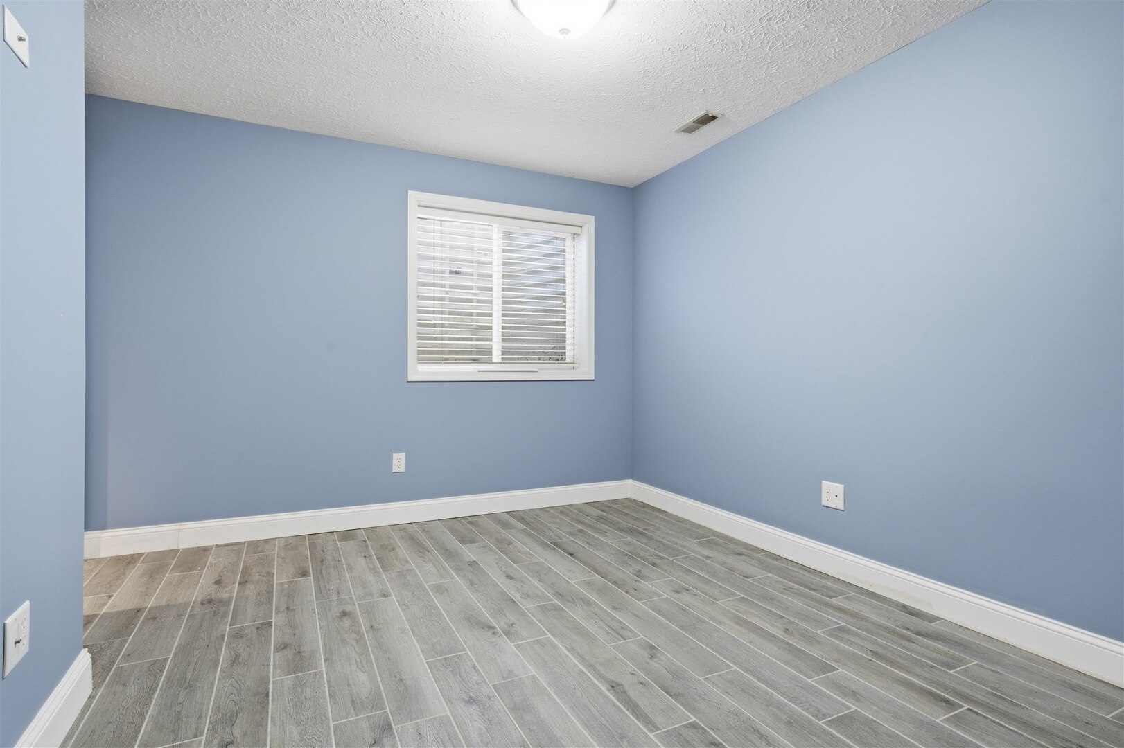 2510 Crooked Creek Road, Bloomington, IL 61705