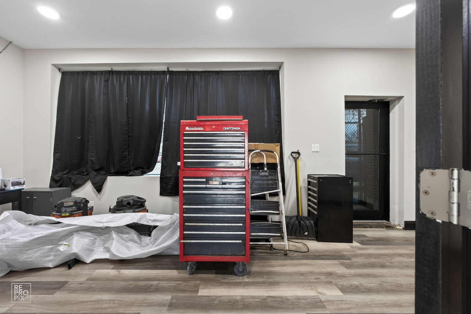 3327 W Columbus Avenue, Chicago, IL 60652