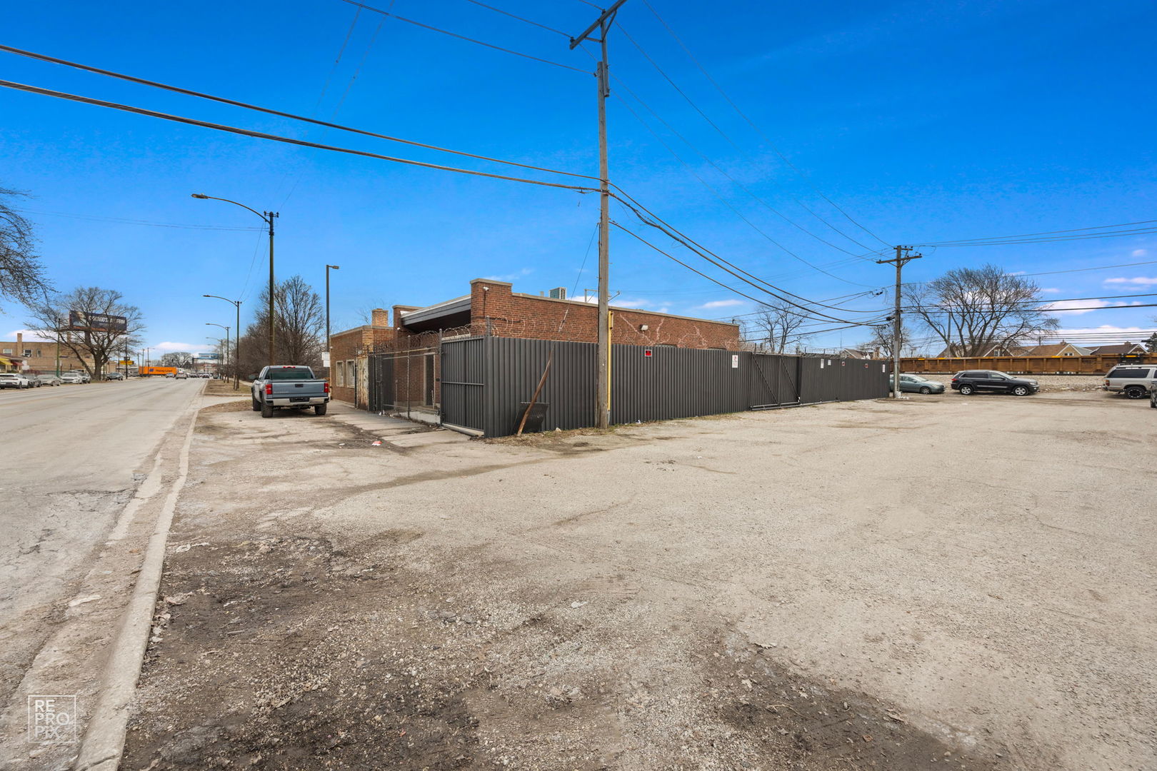 3327 W Columbus Avenue, Chicago, IL 60652