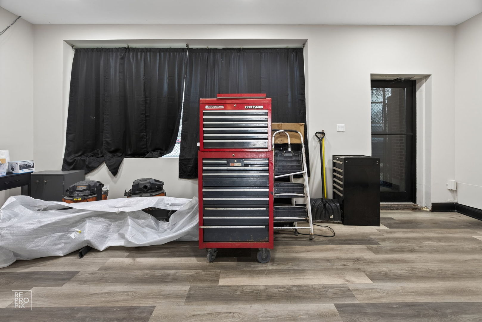 3327 W Columbus Avenue, Chicago, IL 60652