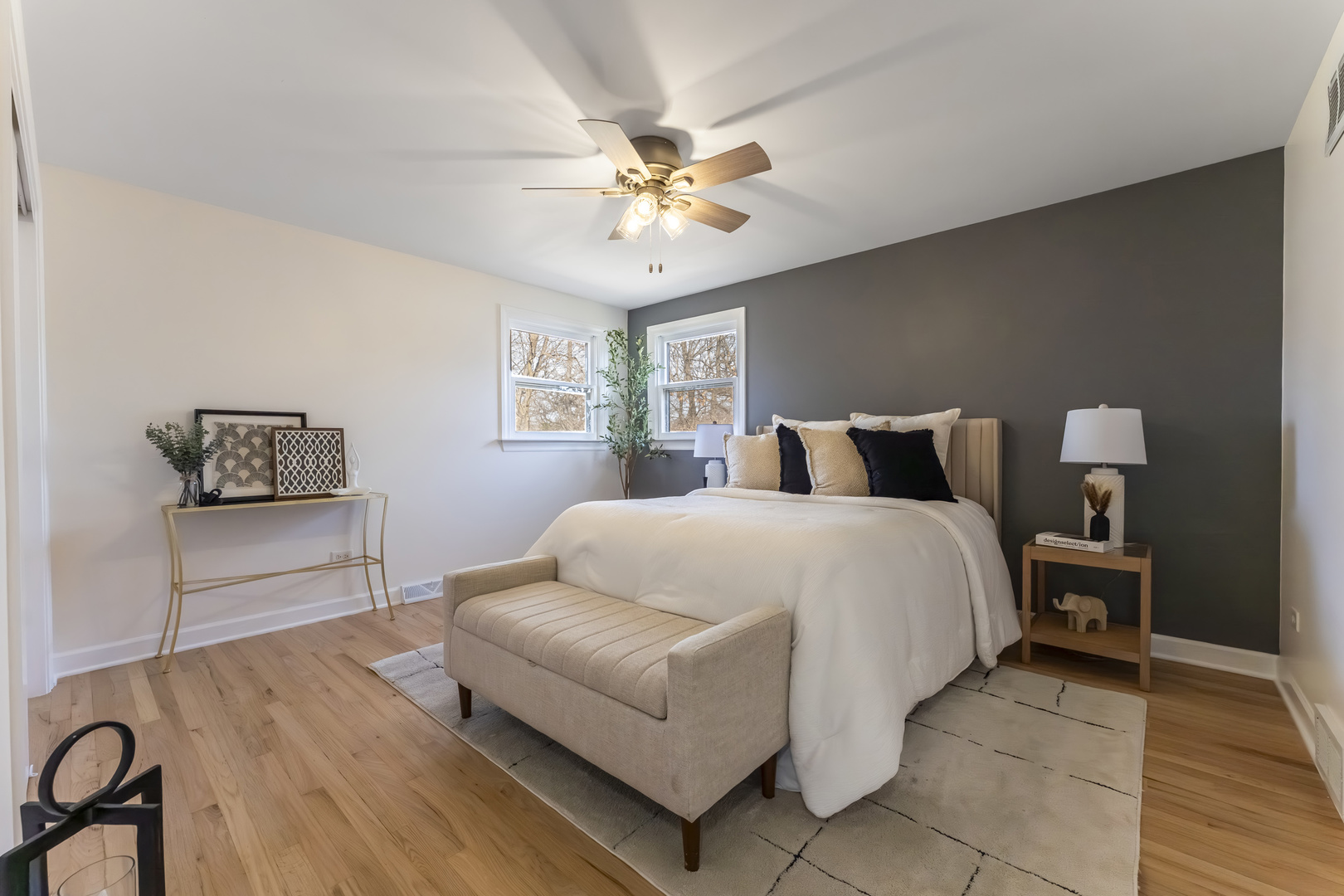 2205 Country Knoll Lane, Elgin, IL 60123