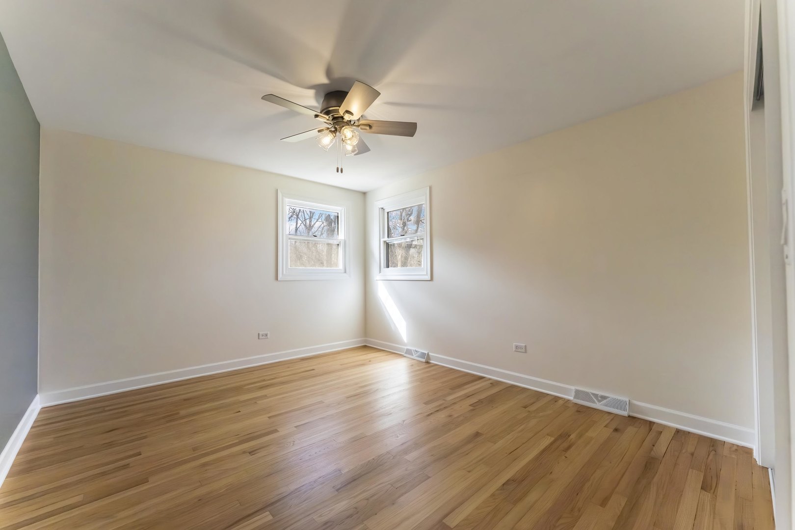 2205 Country Knoll Lane, Elgin, IL 60123