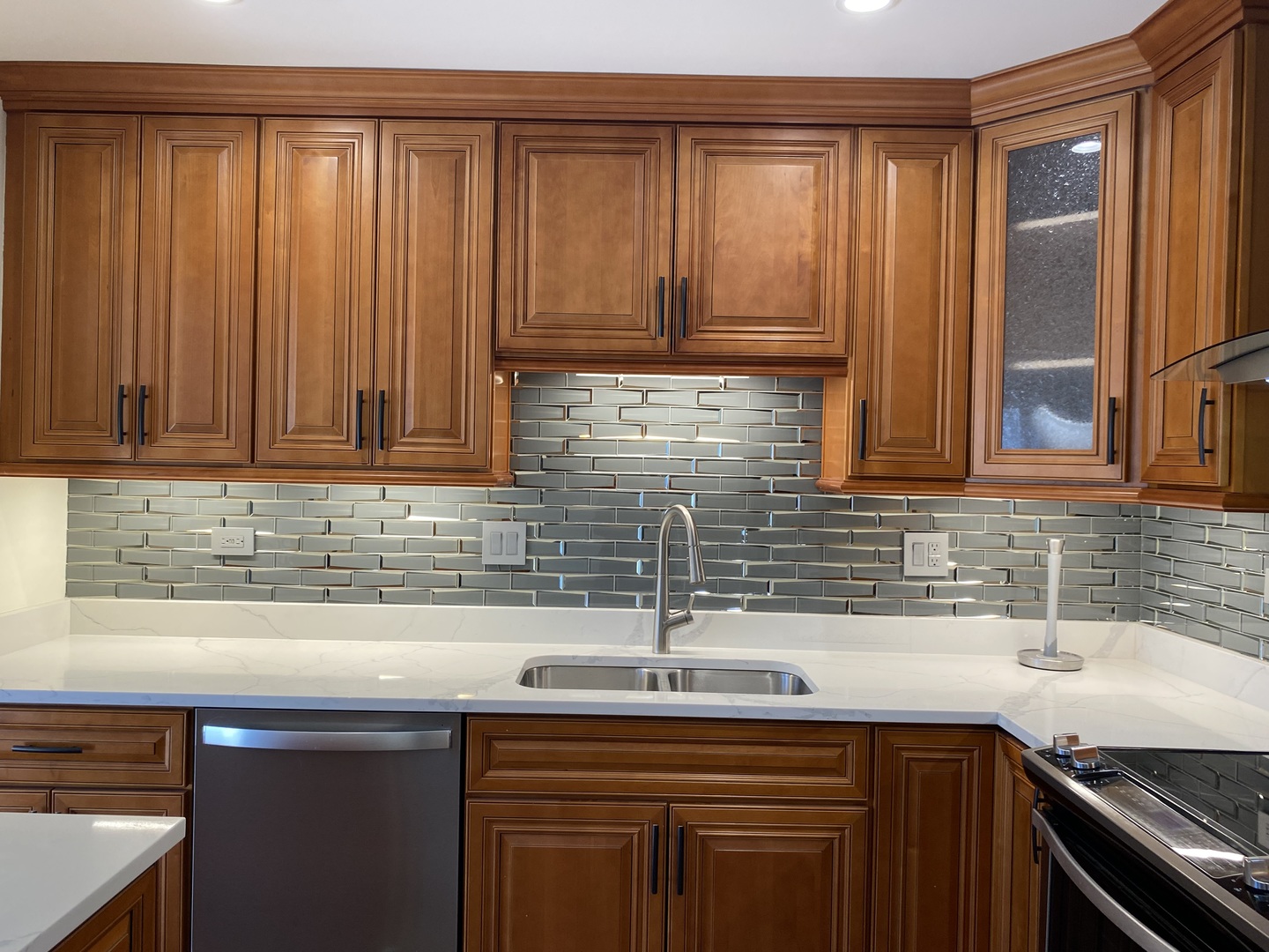 50 Plymouth Court #202B, Naperville, IL 60565