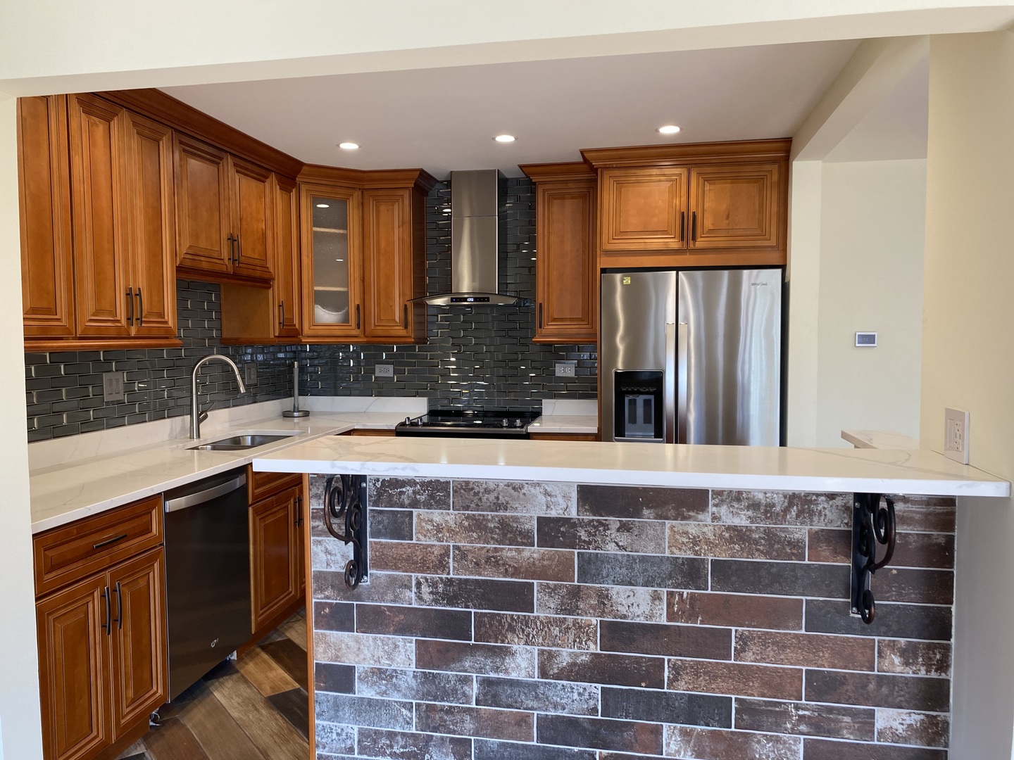 50 Plymouth Court #202B, Naperville, IL 60565