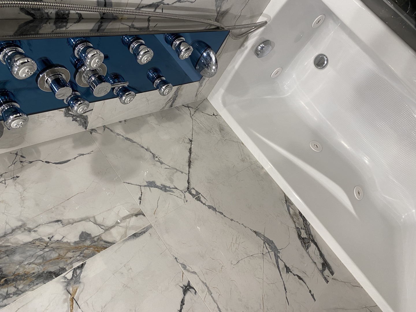 50 Plymouth Court #202B, Naperville, IL 60565