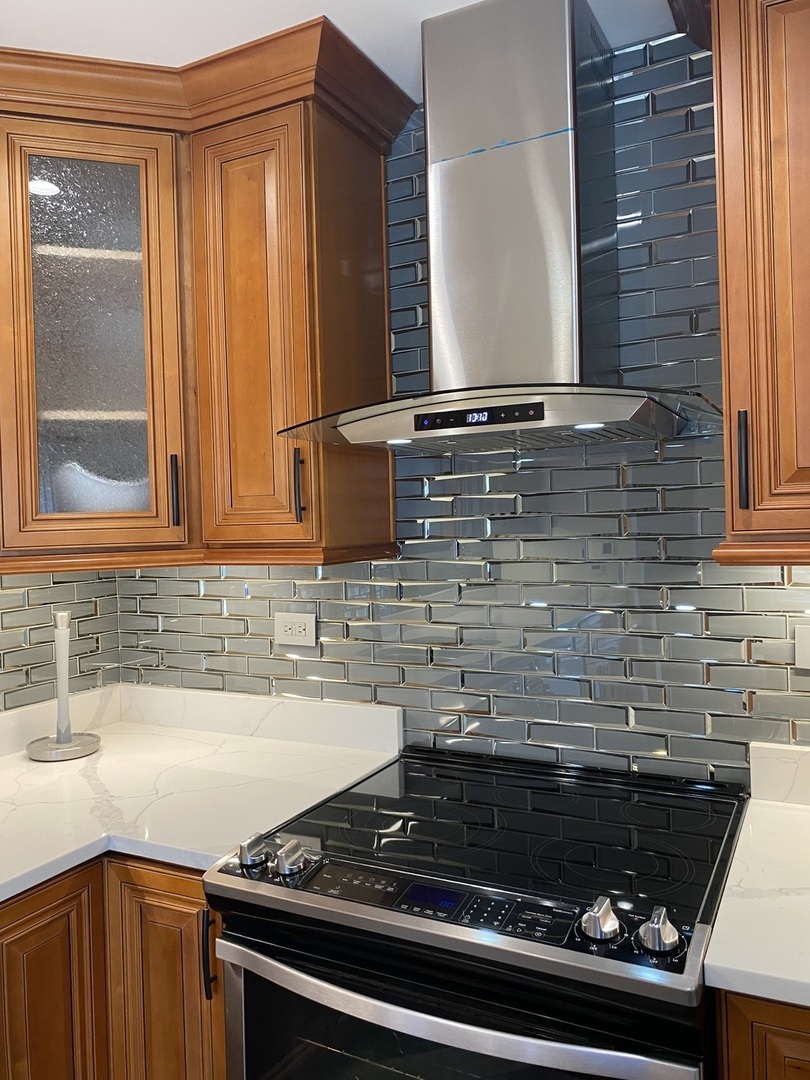 50 Plymouth Court #202B, Naperville, IL 60565