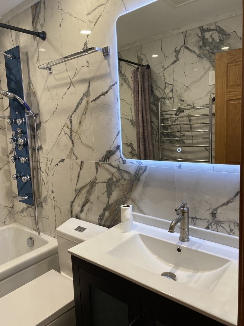 50 Plymouth Court #202B, Naperville, IL 60565