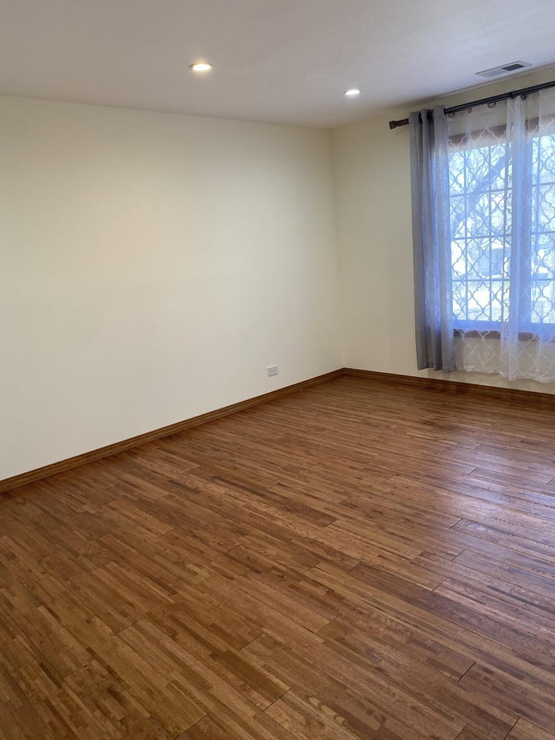 50 Plymouth Court #202B, Naperville, IL 60565