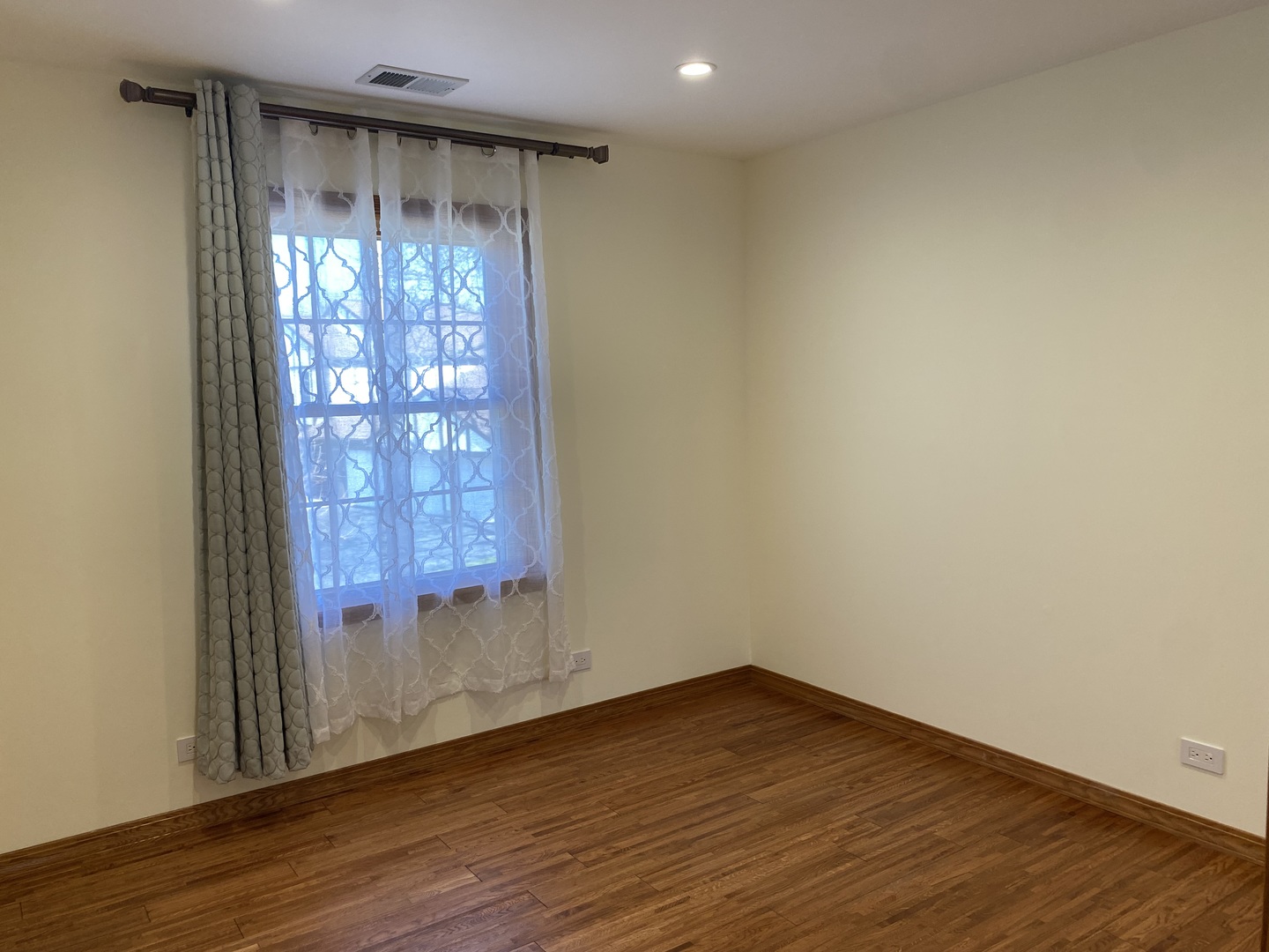 50 Plymouth Court #202B, Naperville, IL 60565