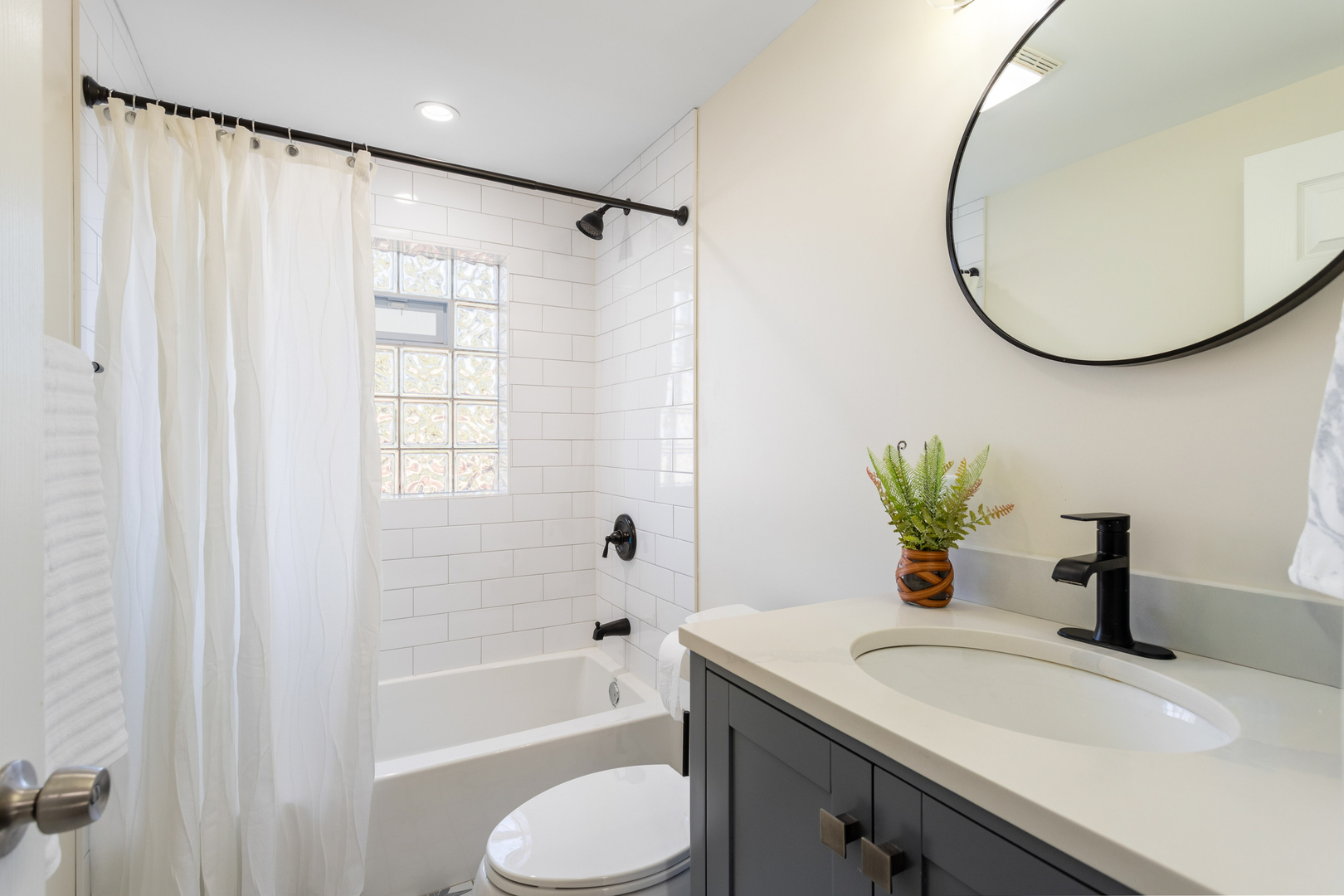 2945 Vernon Avenue, Brookfield, IL 60513