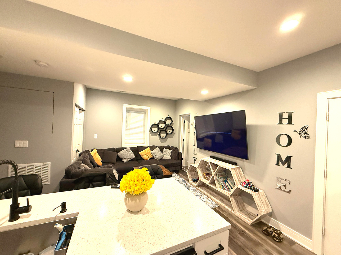 4925 N Albany Avenue, Chicago, IL 60625