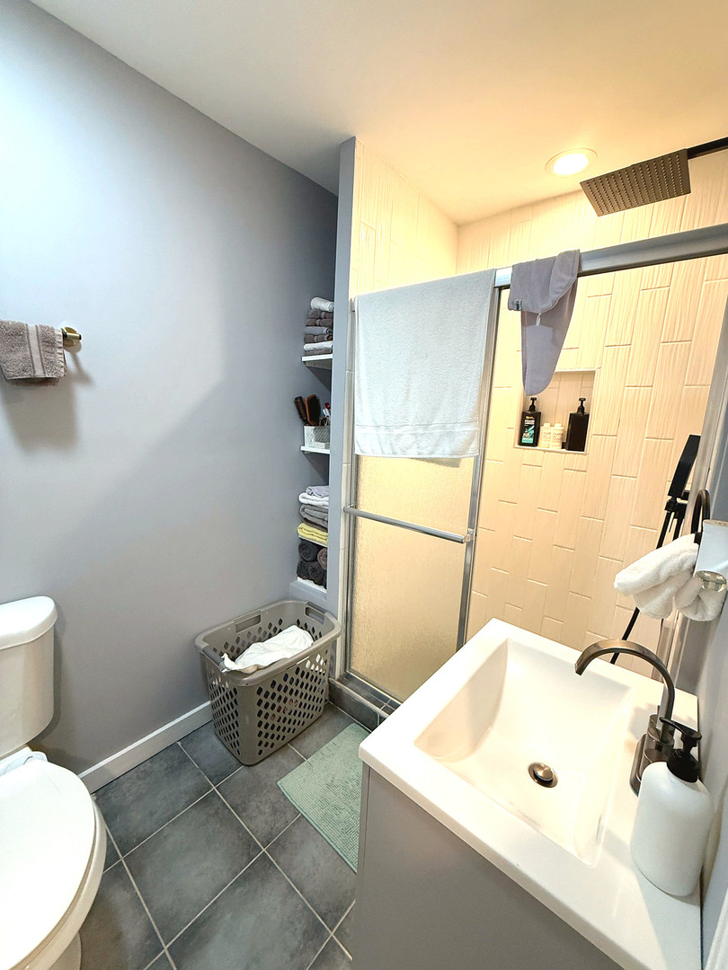 4925 N Albany Avenue, Chicago, IL 60625