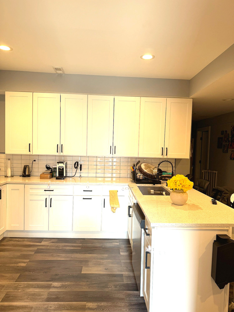 4925 N Albany Avenue, Chicago, IL 60625