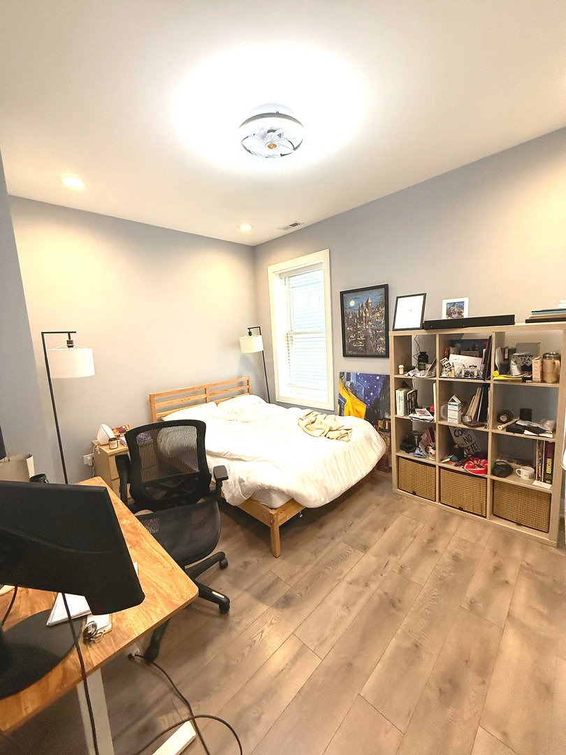 4925 N Albany Avenue, Chicago, IL 60625