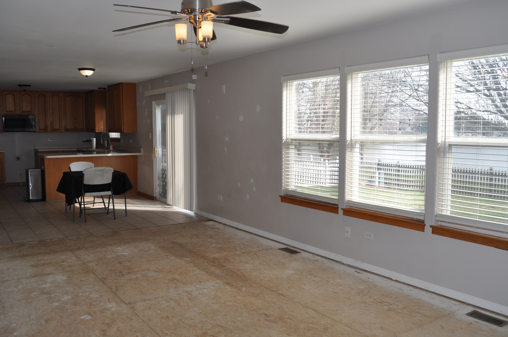 900 Shorewood Drive, Shorewood, IL 60404