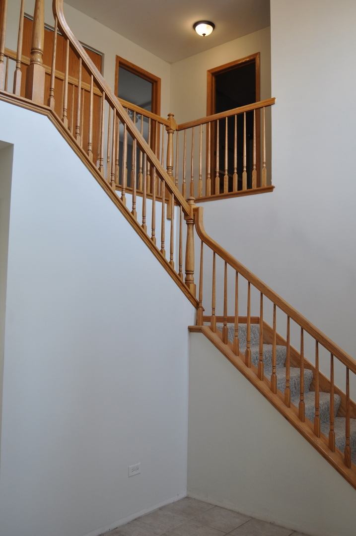 900 Shorewood Drive, Shorewood, IL 60404