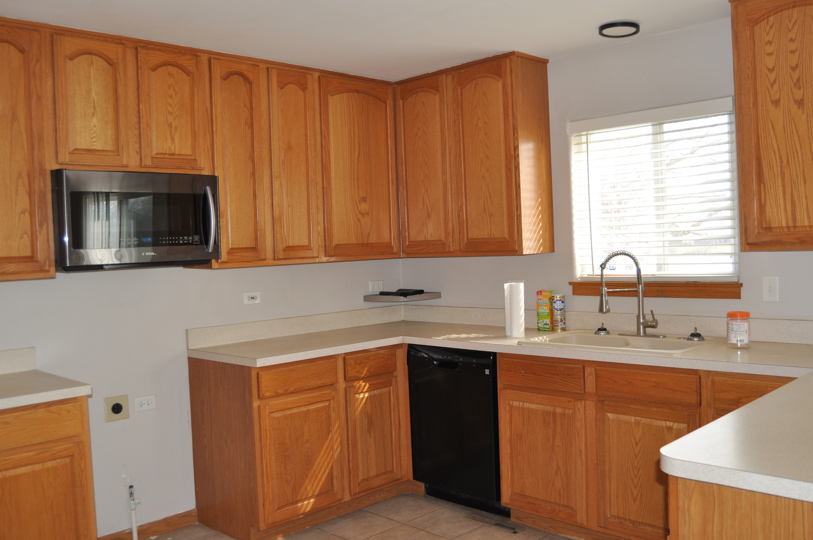 900 Shorewood Drive, Shorewood, IL 60404