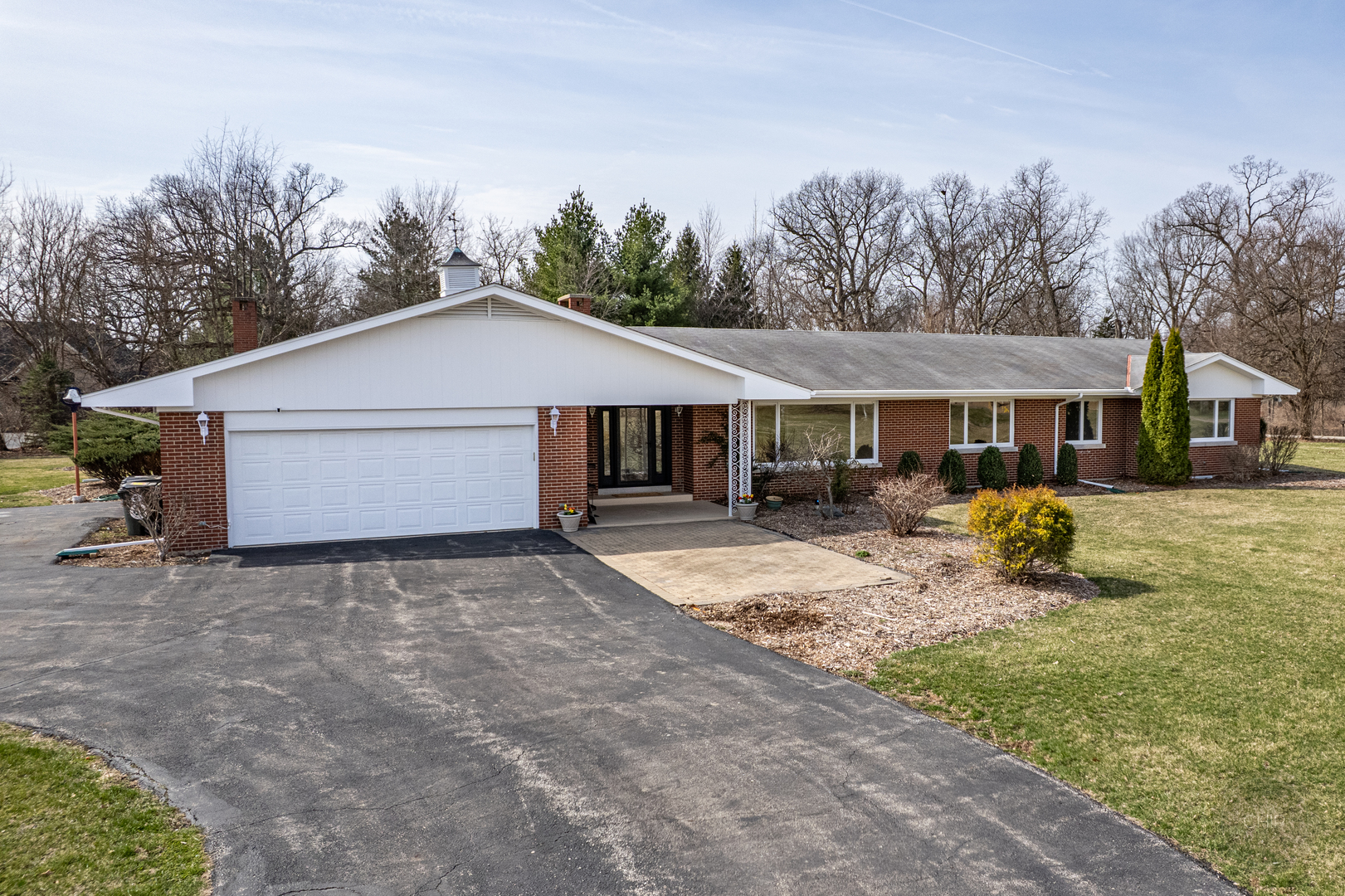 15600 Griswold Springs Road, Plano, IL 60545