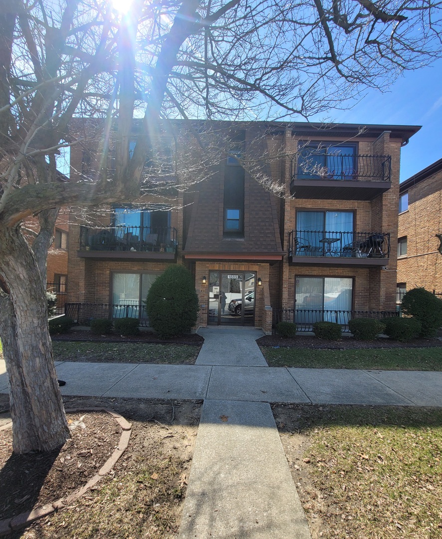 1889 Michigan City Road #3E, Calumet City, IL 60409
