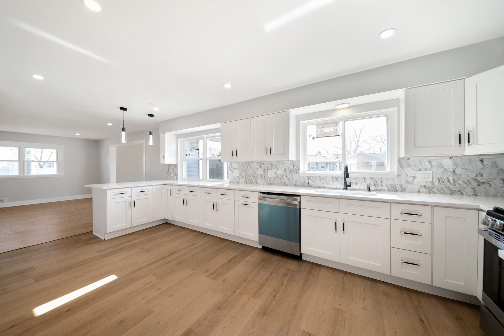 99 Essex Road, Elk Grove Village, IL 60007