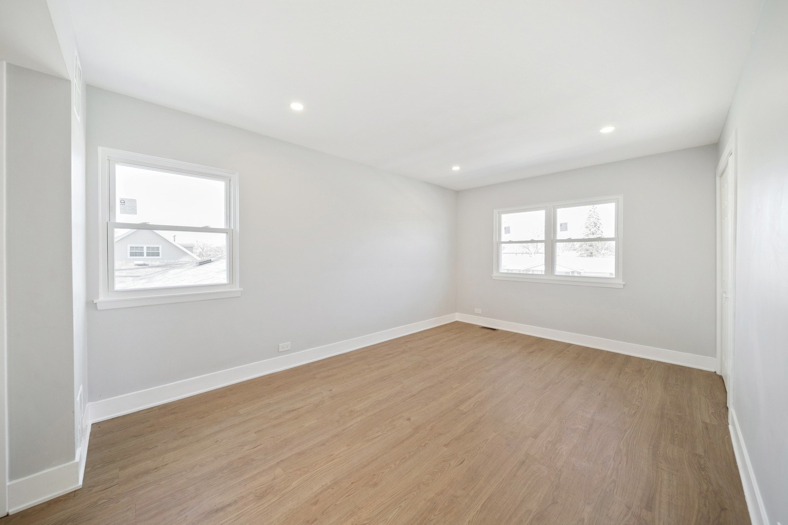 99 Essex Road, Elk Grove Village, IL 60007