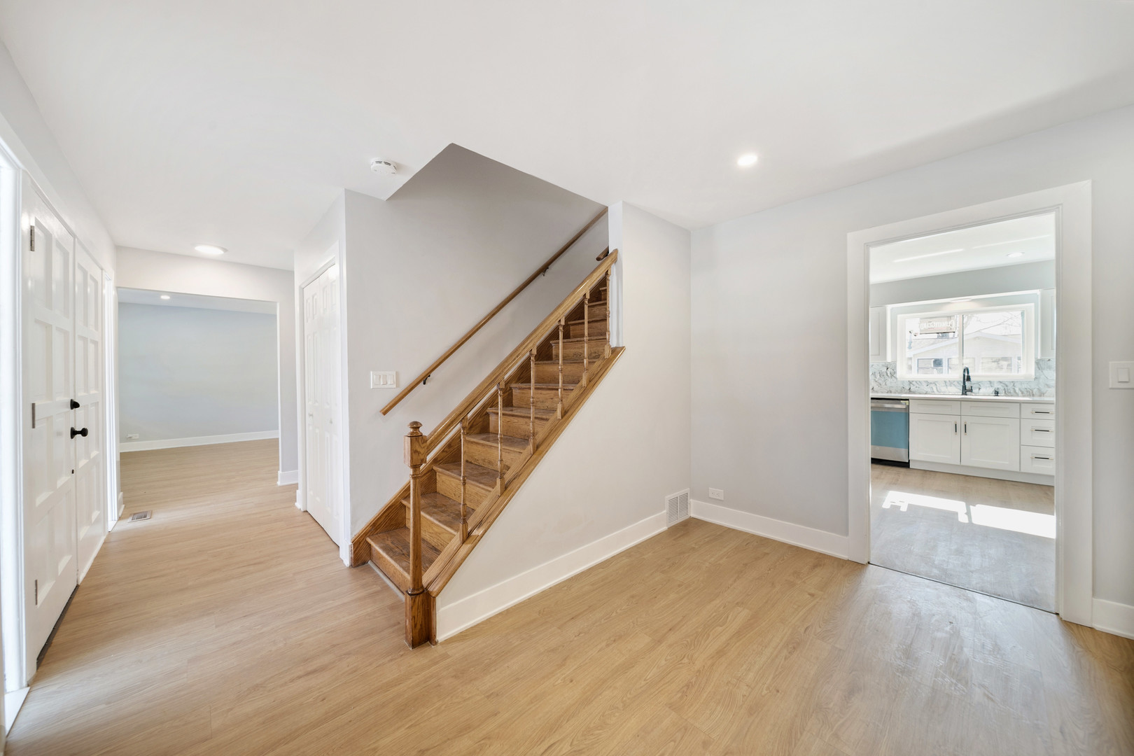 99 Essex Road, Elk Grove Village, IL 60007